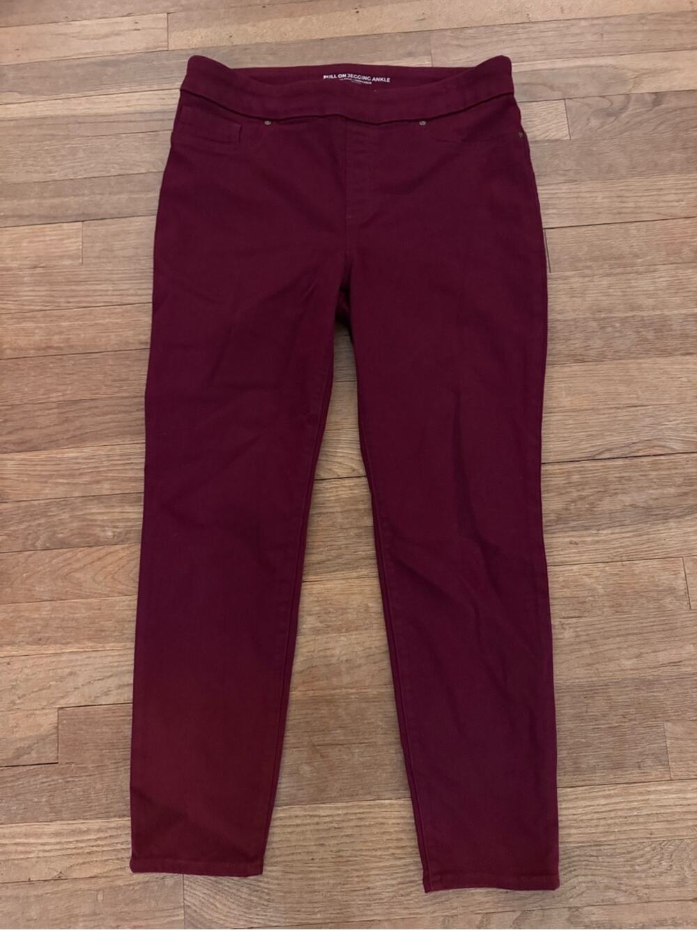 Chico's Women's Burgundy Pull On Jegging Ankle Pants - Size 8R (Size 1R)
b89